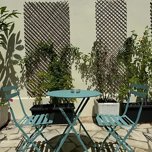 Отель Hipotel Lilas Gambetta